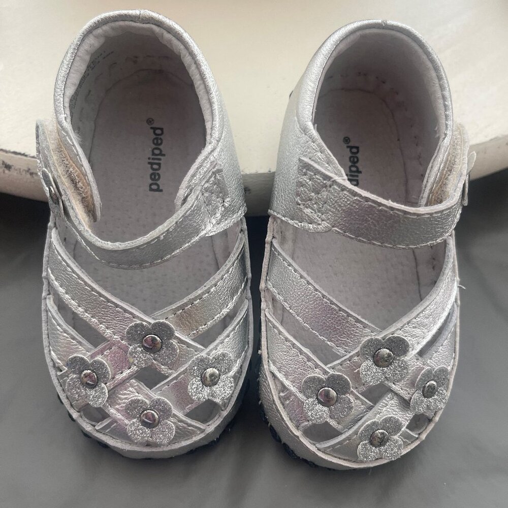 pediped Emily Silver Originals sandals